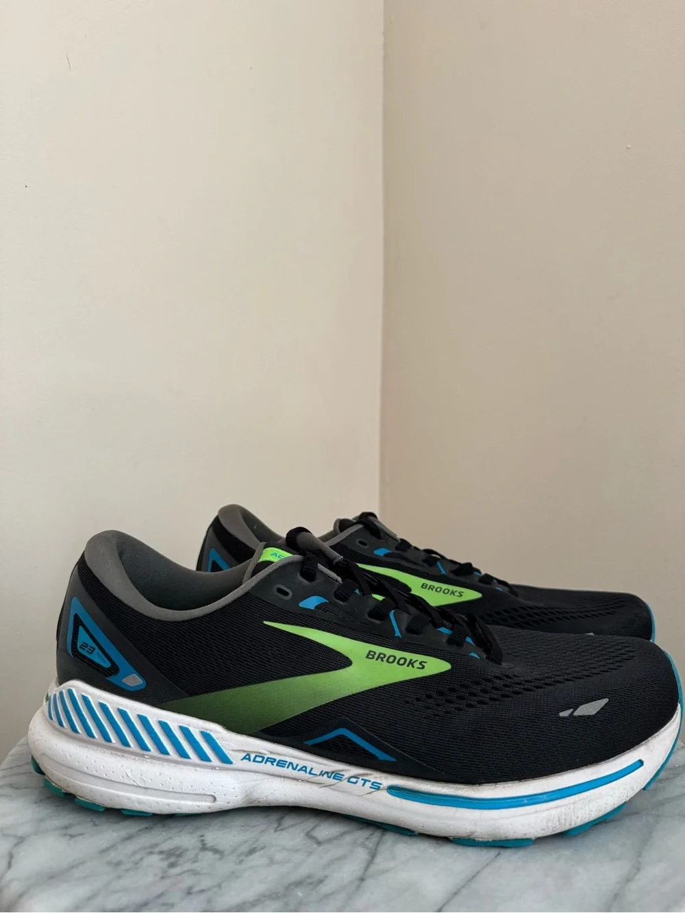 Brooks Adrenaline GTS 23 Men’s Size 10.5 2E Wide Black Running Shoes 1103912E006